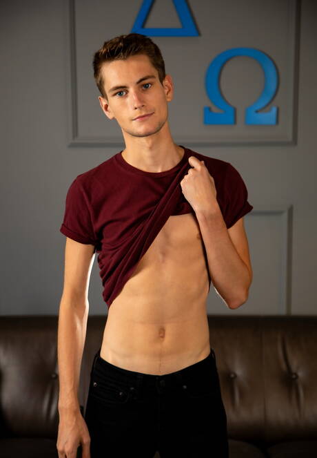 Famous americans, tough guy Carter Woods and hot twink Trevor Harris have a good anal sex with fisting