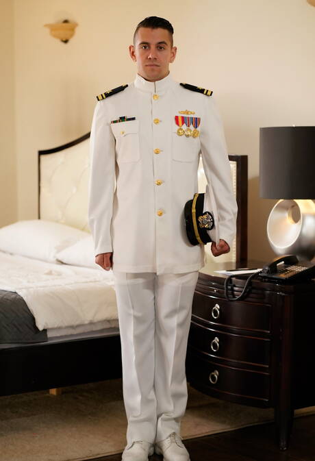 Sexy americans, hunky guy Dante Colle and well-built Pierce Paris drilling an ass