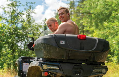 Sexy Gabriel Clark, Darenger Mccarthy and Ace Quinn in hot 3some ass bang outdoor