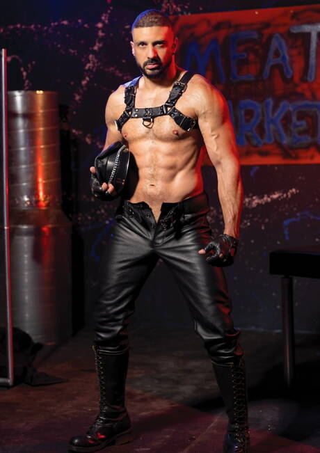 Horny buddies Isaac X, Marco Napoli and Ryan Carter have 3some anal sex