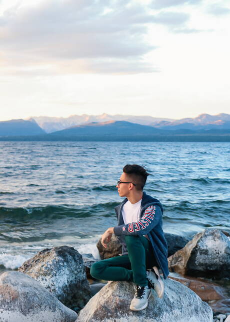 Argentinian young boy Vincent Landi and argentinian young dude Antu Burghos have a good oral sex on the beach