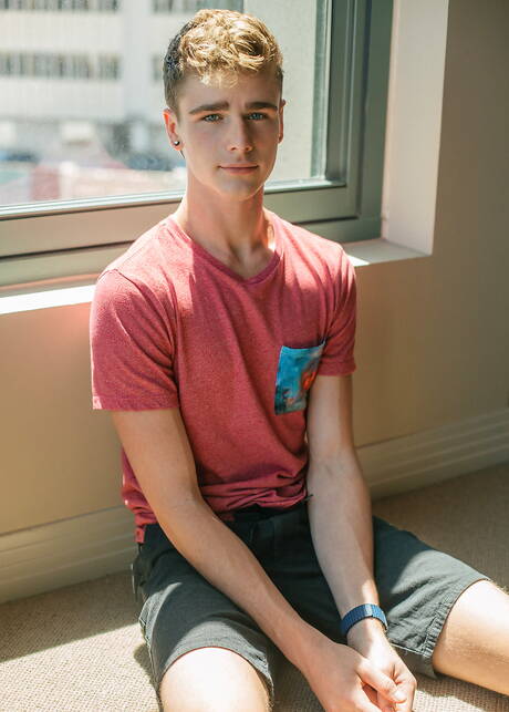 Young Gay Pics