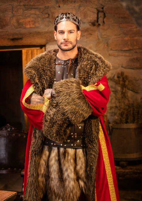 Irish stud Dean Young and american bodybuilder Papi Kocic in hot homosexual scene