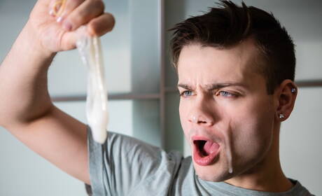 Canadian muscular Malik Delgaty and american young Ryan Bailey fuck after blowjob and fisted