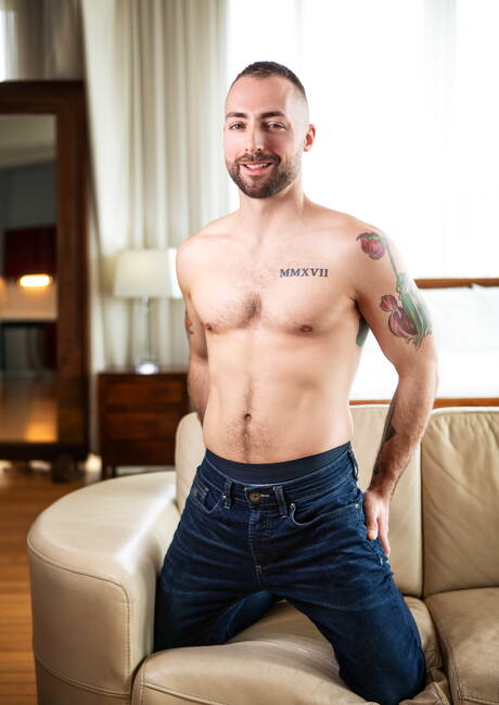 Malik Delgaty, Jeremy London, Finn Harding and Travis Connor love to watching each other during sex