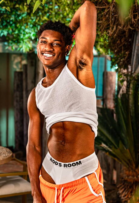 Two american boys muscular Ty Santana and bodybuilder Shane Cook in interracial love outdoor