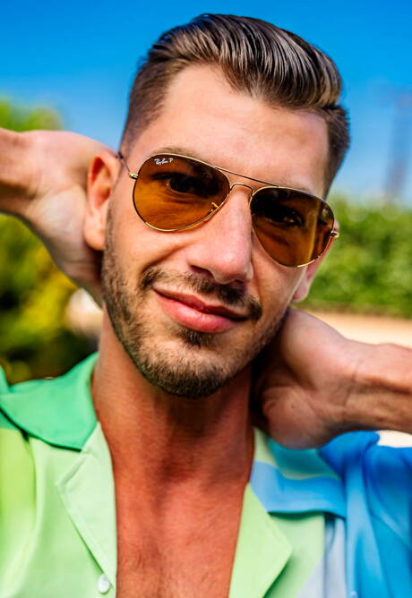 American stars hunky guy Jordan Starr and strongman Dalton Riley in hard anal sex