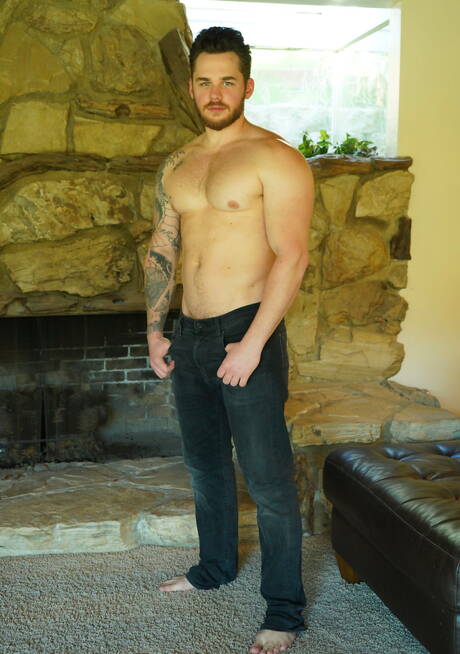 Hot american guys husky guy Johnny Rapid and strong bull Matthew Camp in hot homosexual action at the pool