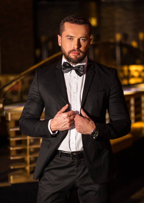 Horny buddies Pierce Paris, Drew Dixon and Tyler Berg in hot threesome ass fuck action