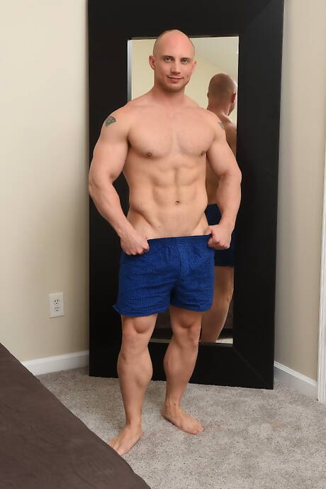 Horny trio Melanie Hicks, John Magnum and Daxx Carter in bisexual 3some fuck in bathroom