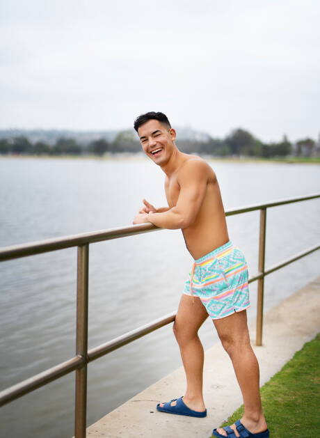 American stud Jc get naked and showing his ass in the pool