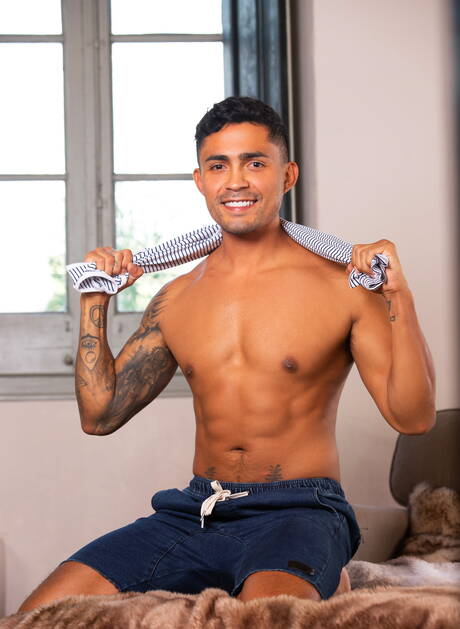 American beefy Ricky Donovan and czech beefcake Ashton Montana fuck ass after sucking