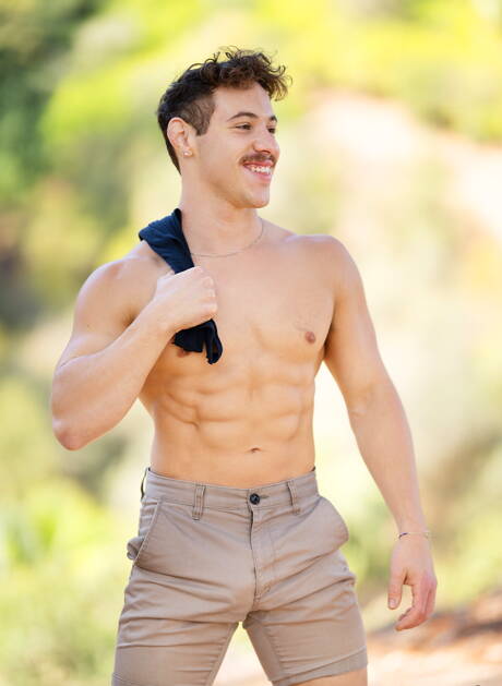 American strong bull Kyle Fletcher and  Liam have a good sex outdoor