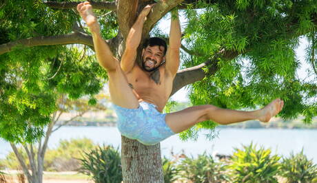 American hunk Brysen and strongman Ernie have a hot couple scene outside