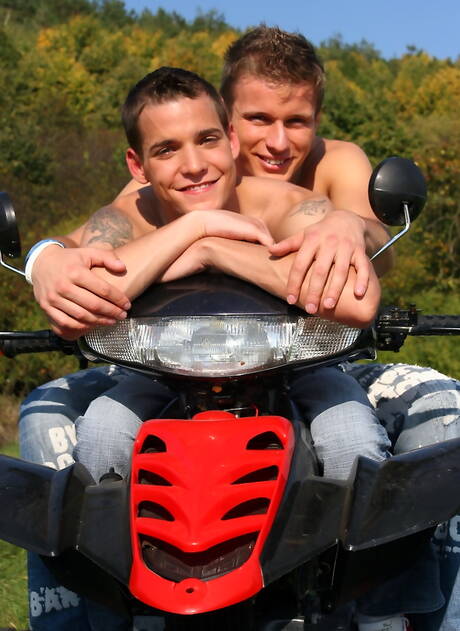 Amateur Gay Pics
