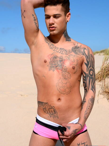 English beefy Mickey Taylor and english hunky guy Paul Walker fuck after blowjob outside