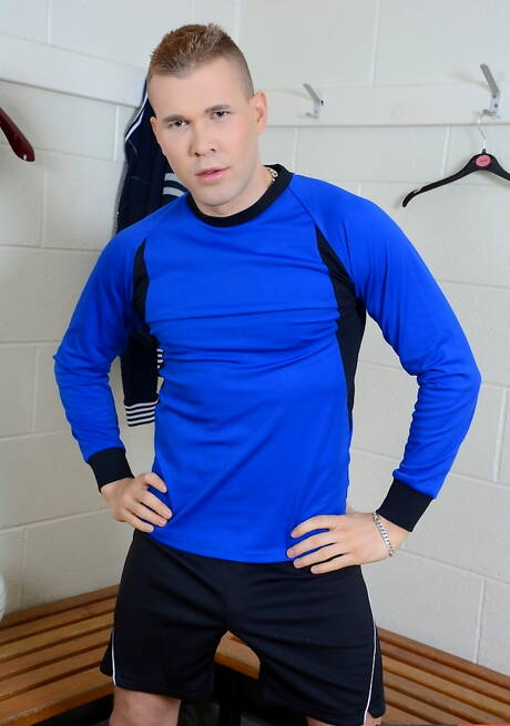 Sporty Luke Desmond, Paul Walker and Skylar Blu sucking cocks and love wild orgy