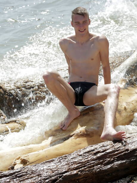 Gay Beach Pics