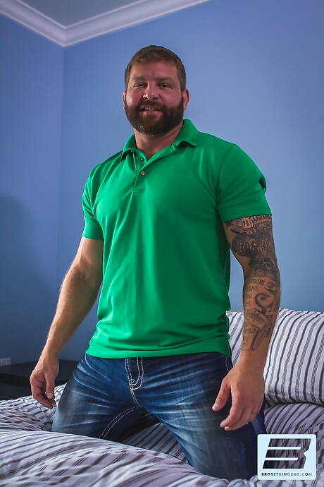 Strongman Kaleb Storm and american hairy bear Colby Jansen in hot anal sex