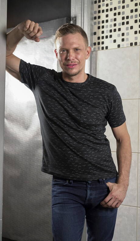 Canadian strongman Ethan Chase and canadian young boy Felix Odair fuck ass after blowjob