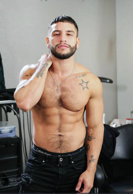 Two american boys muscular Brock Banks and beefcake Ian Greene make a love