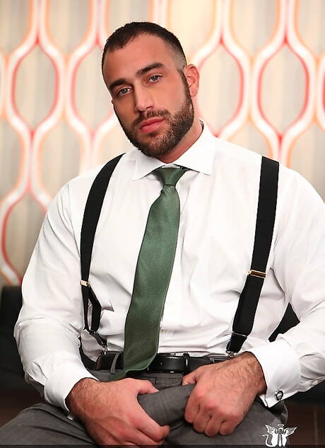 American stud Spencer Reed shows a well-build body