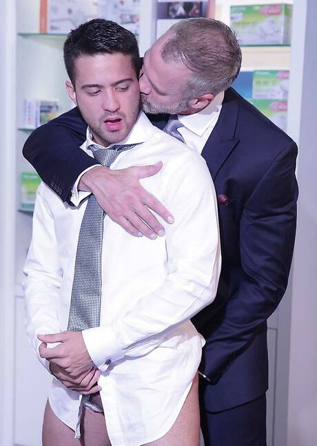 Sexy guy Dallas Steele and sensual guy Robbie Rojo in hot homosexual scene