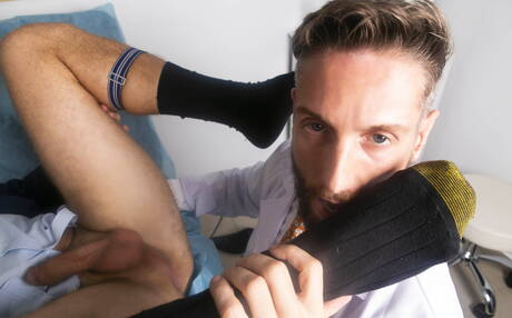 Strongman Malek Tobias and superstud Nick North sucking and fucking each other