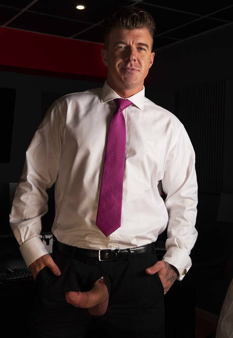 American tough guy Jj Knight and english bear Jonas Jackson in hot homosexual scene