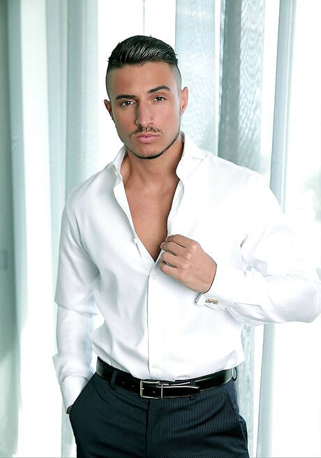 Canadian stud Carter Dane and spanish superstud Klein Kerr sucking and fucking each other