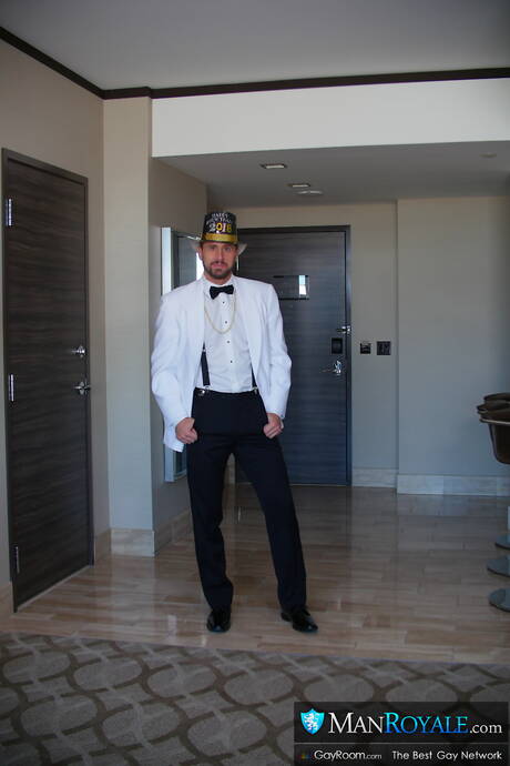 Sexy americans, stud Wesley Woods and strongman Connor Halsted in hard anal sex