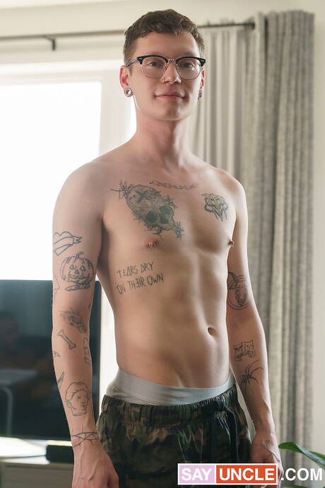 Canadian husky guy Manuel Skye and canadian young boy Marco Bianchi sucking and fucking each other in bathroom