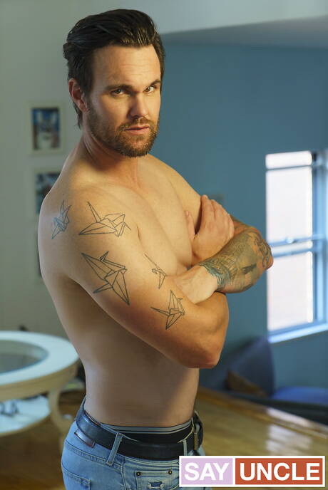 Canadian hot twink Jake Nobello and canadian beefcake Beau Reed in hard anal sex