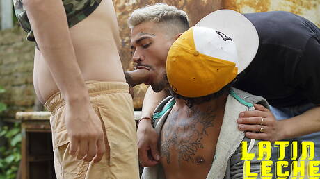 Hot guys Kendro, Freddy and Radison in hot threesome ass bang outdoor