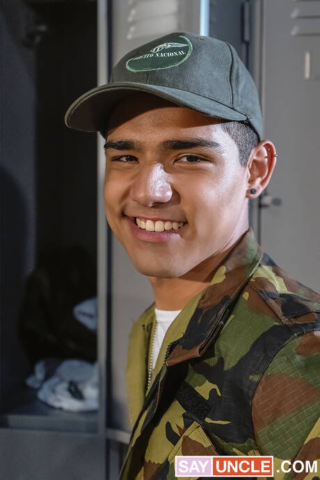 Latin tough guy Joris Leonard and argentinian twink Felix Harris fuck after dick sucking