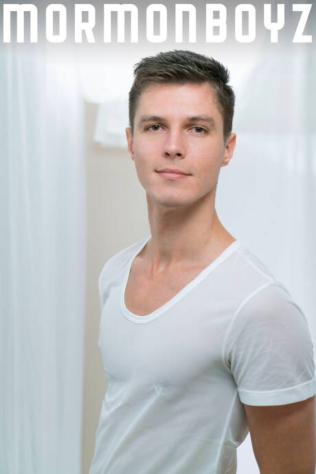 American stars young boy Alex Chandler and tough guy Pierce Paris sucking and screwing each other