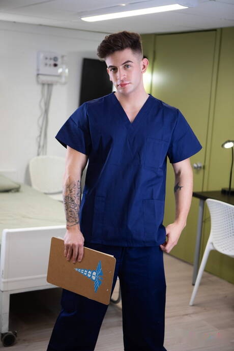 Hot Malik Delgaty, Trevor Brooks and Mimi Malibu have a good threesome bi sex