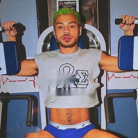 Ebony tough guy Malakai White playing with dick