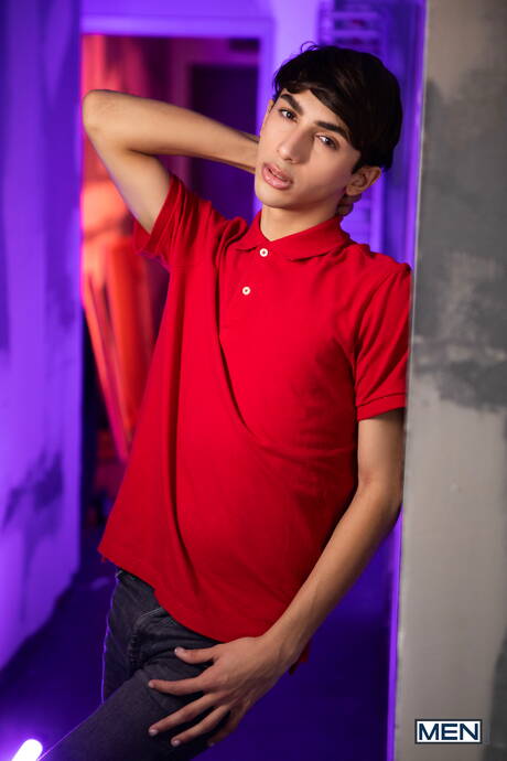 American strong bull Chuck Conrad and  Foxy Alex in hot ass bang outside