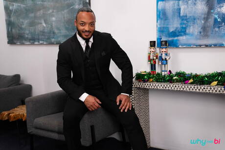 Horny friends Dillon Diaz, Kane Fox and Em Indica in bisexual 3some fuck