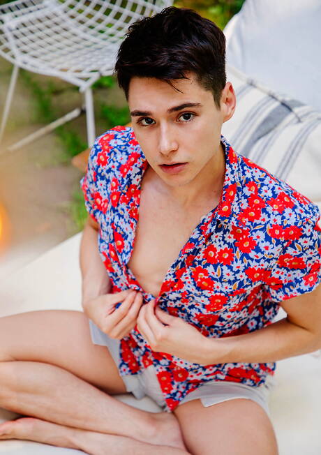 American pornstars young dude Leo Grand and stud Roman Todd have a good anal sex outside