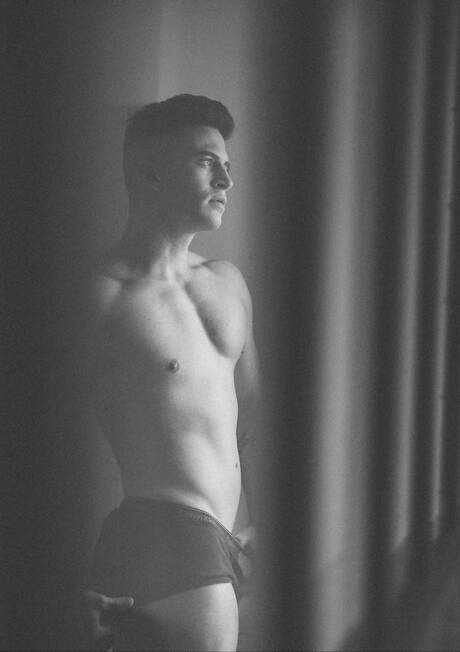 Hot american guys hot twink Nick Floyd and stud Trevor Brooks shows a perfect body in bath