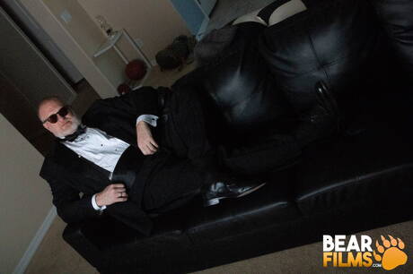 American bodybuilder Rusty Mcmann take off his clothes