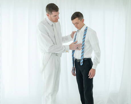 Famous americans, young Jack Andram and beefy Legrand Wolf have a hot sex