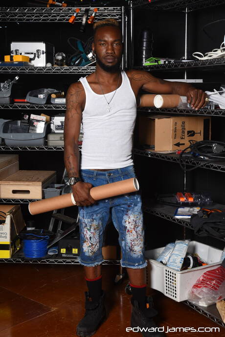 Husky guy Phoenix and beefcake Slicc in hot anal sex