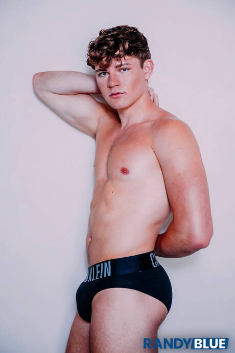 Hot americans, husky guy Alex Ink and well-built Oliver Marks shows a sturdy body