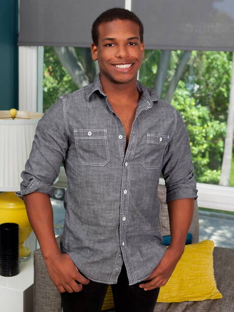 Ebony well-built Adrian Hart wanking