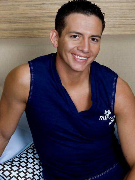 Latin superstud Hunter Vance and strongman Kody Henshaw fuck ass after sucking dick