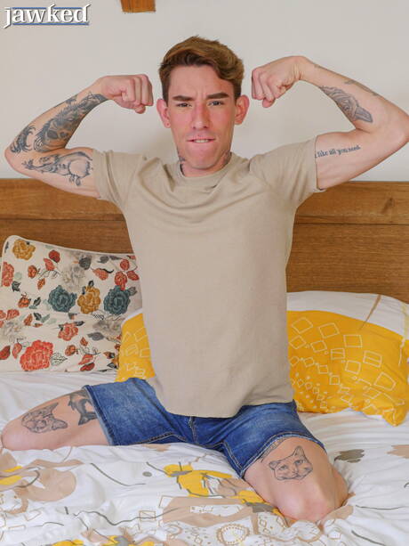 Latino young boy Roman Capellini posing naked and showing his ass