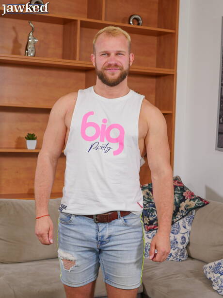 Czech bodybuilder Malik Tobias undressing and showing nice ass